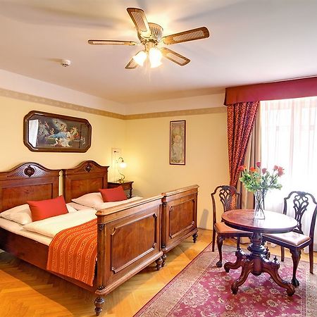 Hotel Mucha Πράγα Εξωτερικό φωτογραφία