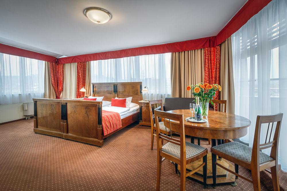 Hotel Mucha Πράγα Εξωτερικό φωτογραφία