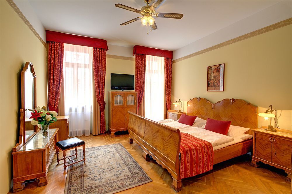 Hotel Mucha Πράγα Εξωτερικό φωτογραφία