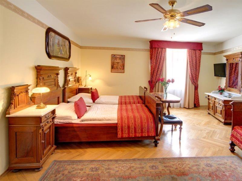 Hotel Mucha Πράγα Εξωτερικό φωτογραφία