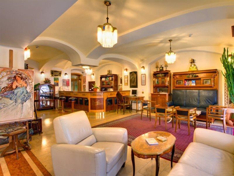 Hotel Mucha Πράγα Εξωτερικό φωτογραφία